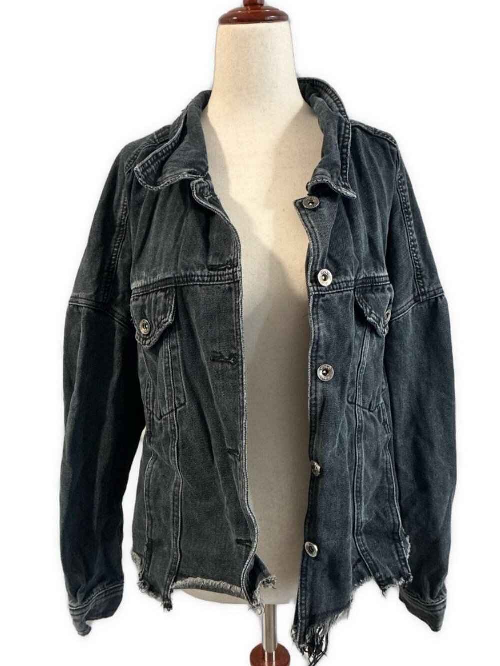 YOLO Jeans Women’s Large Black Acid Wash Long Sleeve Distressed Denim Jacket